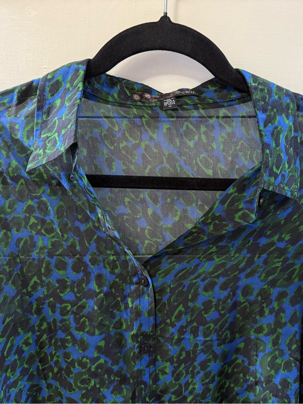 Joe's Jeans Wild 100% Silk Animal Print Long Sleeve Blouse Top Women's Medium - Picture 2 of 5